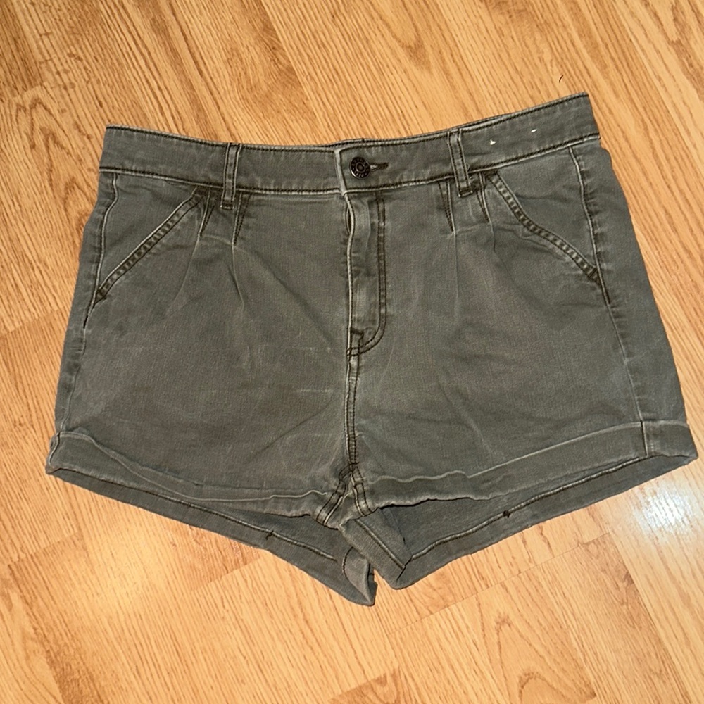 Express High Rise Pleated Mom Shorts Sz 8